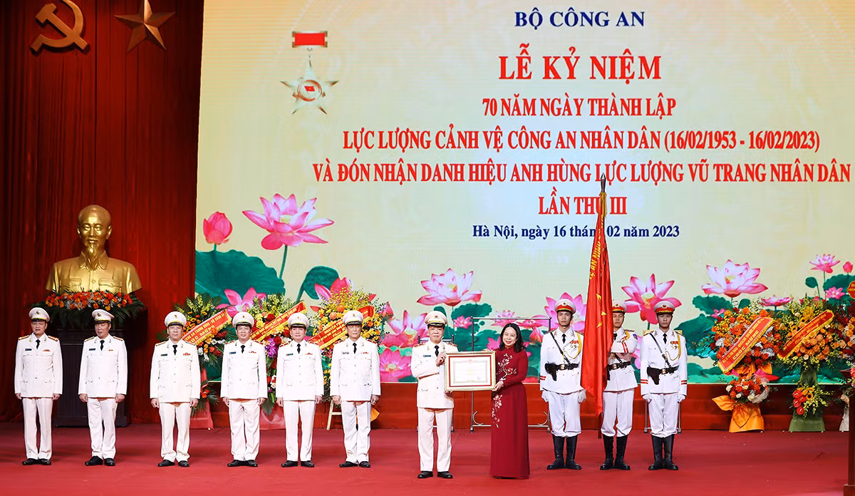 Tiếp tục phát huy truyền thống của đơn vị Cảnh vệ CAND Anh hùng -0