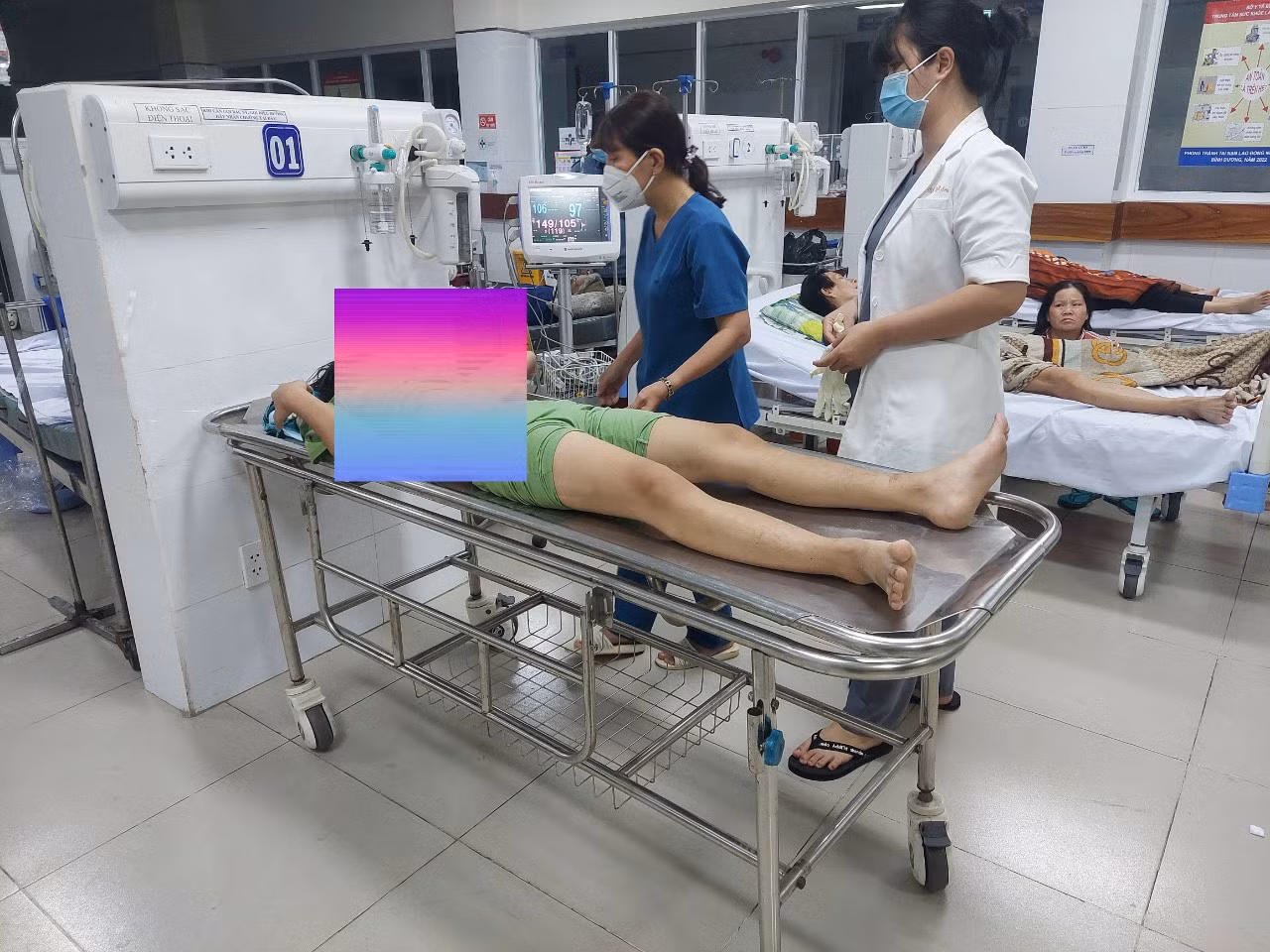 Công an xã Bạch Đằng cứ sống cháu bé nhảy sông tự tử -0