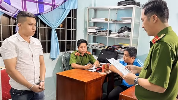 Tạm giữ thanh niên hẹn hò, xâm hại bạn gái dưới 16 tuổi
