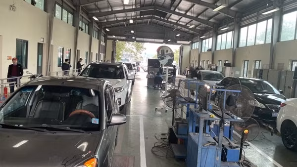 Hai trung tâm đăng kiểm ở Hà Nội được hoạt động trở lại