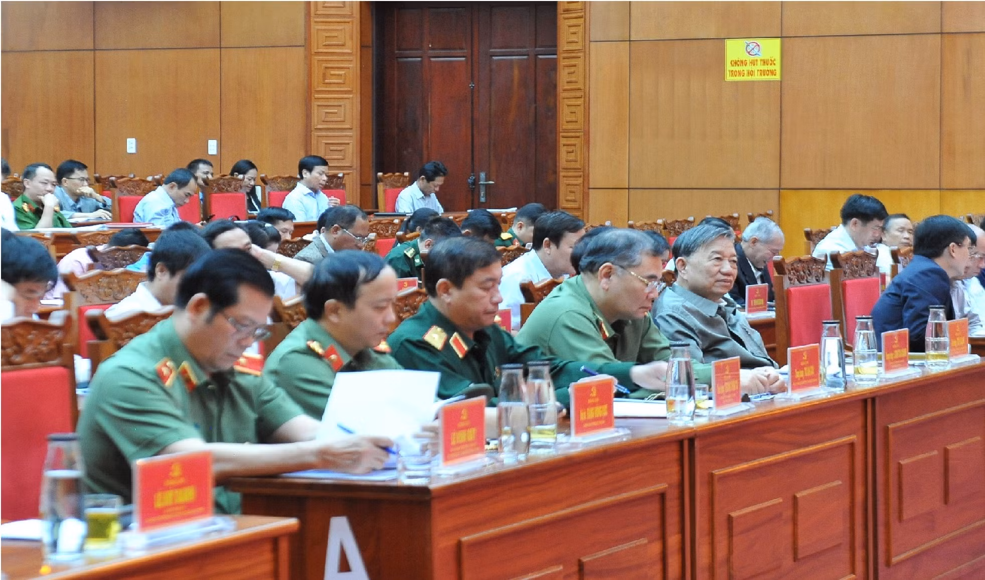Phát triển kinh tế gắn liền với đảm bảo quốc phòng an ninh -0
