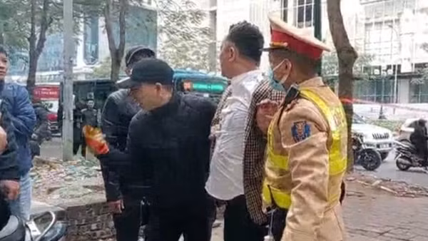 Tài xế vi phạm nồng độ cồn "thi triển võ công" với Cảnh sát
