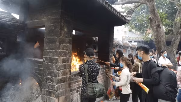 Tiền tỷ đổ vào dâng sao, giải hạn đầu năm: Cách nào ngăn chặn lợi dụng tín ngưỡng để trục lợi?