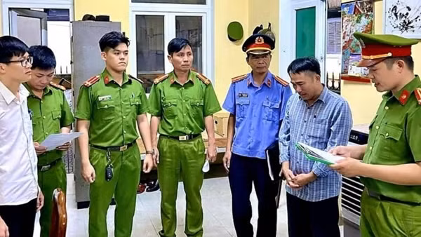 Núp bóng cô đồng để lừa đảo tâm linh