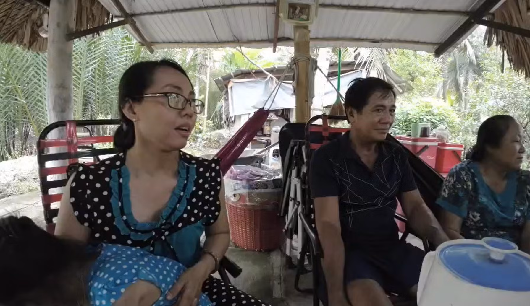 Các con hoàn thành nhiệm vụ trở về, chúng tôi mừng rơi nước mắt -0
