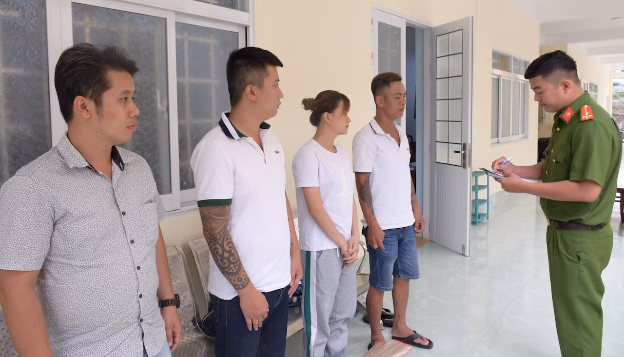 Bắt nhóm đối tượng đánh chồng người vay tiền nhập viện -0