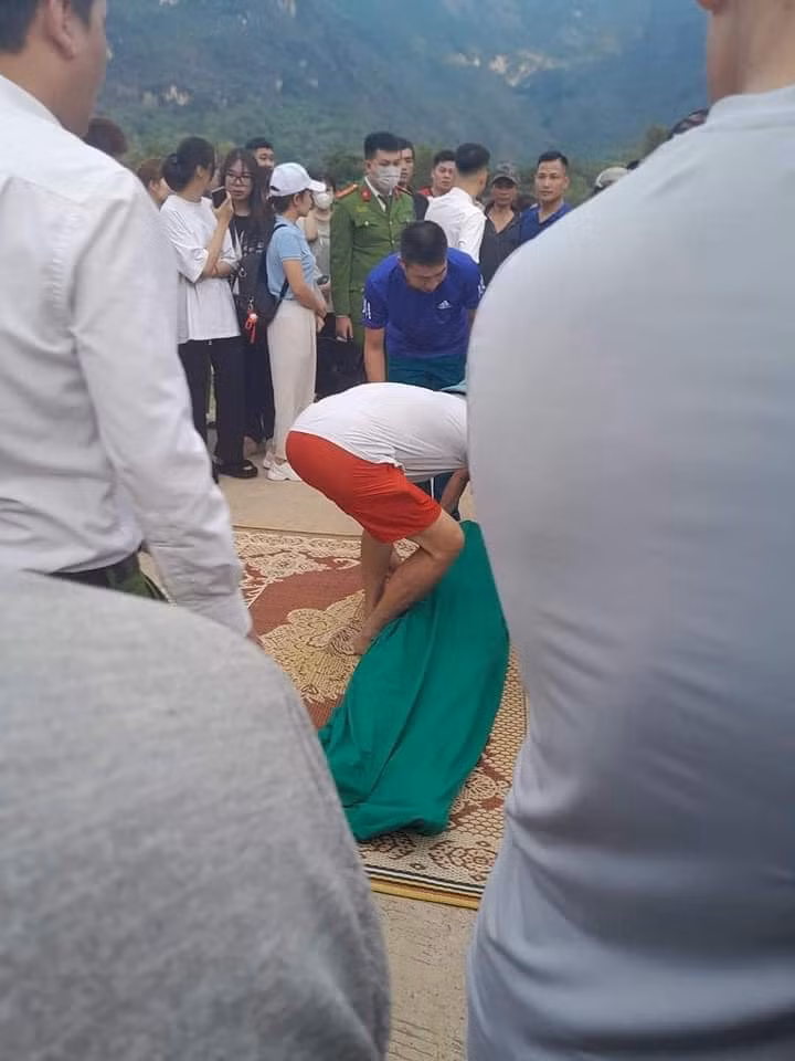 Nam học sinh ở Hà Nội đuối nước khi đi tham quan -0