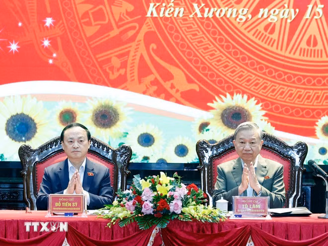 Tổng Bí thư: Tập trung phát triển nông nghiệp xanh, giá trị cao, xây dựng kinh tế nông thôn hiện đại Tiếp xúc cử tri 3 xã ở Hưng Yên, Tổng Bí thư Tô Lâm chỉ đạo các xã cần tổ chức sản xuất theo chuỗi giá trị; phát triển kinh tế hợp tác, hợp tác xã kiểu mới, kết hợp nông nghiệp với dịch vụ, du lịch sinh thái... -0