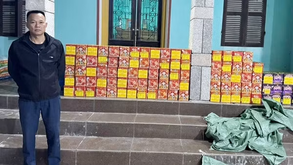 Khởi tố đối tượng buôn bán gần 3 tạ pháo hoa nổ