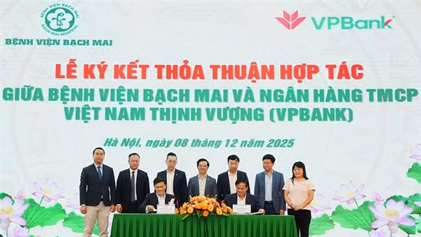 VPBank chung tay vì cộng đồng với khoản tài trợ 40 tỷ đồng cho Bệnh viện Bạch Mai