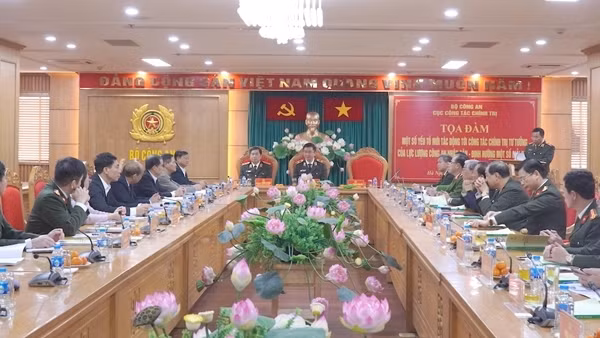 Xây dựng lực lượng CAND vững mạnh về chính trị, tư tưởng trong kỷ nguyên mới