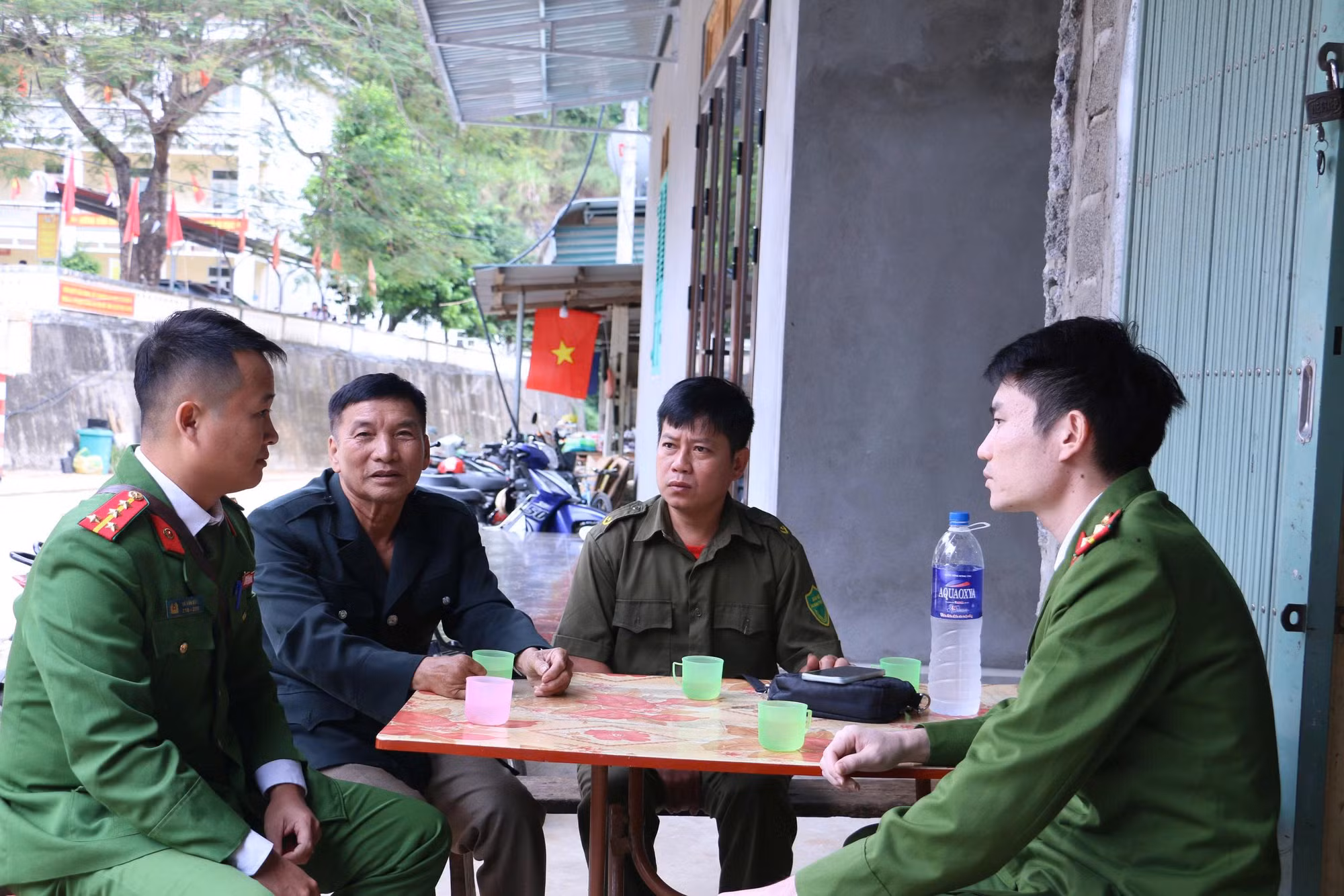 Ngôn ngữ là “Cánh cửa” để Công an gắn kết hơn với đồng bào miền núi -0