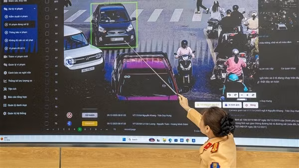 Gần 400 tài xế ô tô, xe máy bị camera AI ghi lại vi phạm giao thông