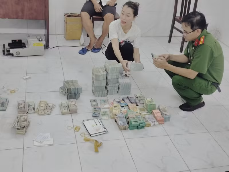 Truy tố các bị can trong đường dây 