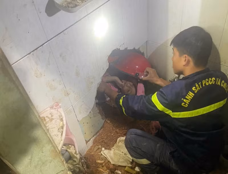 Chủ tịch tỉnh Lâm Đồng xúc động nói về 2 vụ giải cứu nghẹt thở của lực lượng Công an -0