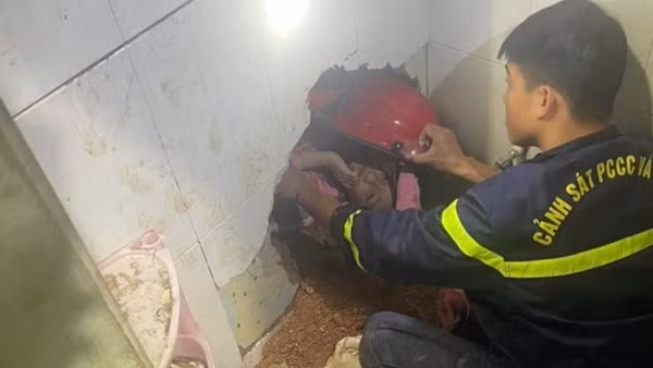 Chủ tịch tỉnh Lâm Đồng xúc động nói về 2 vụ giải cứu nghẹt thở của Công an