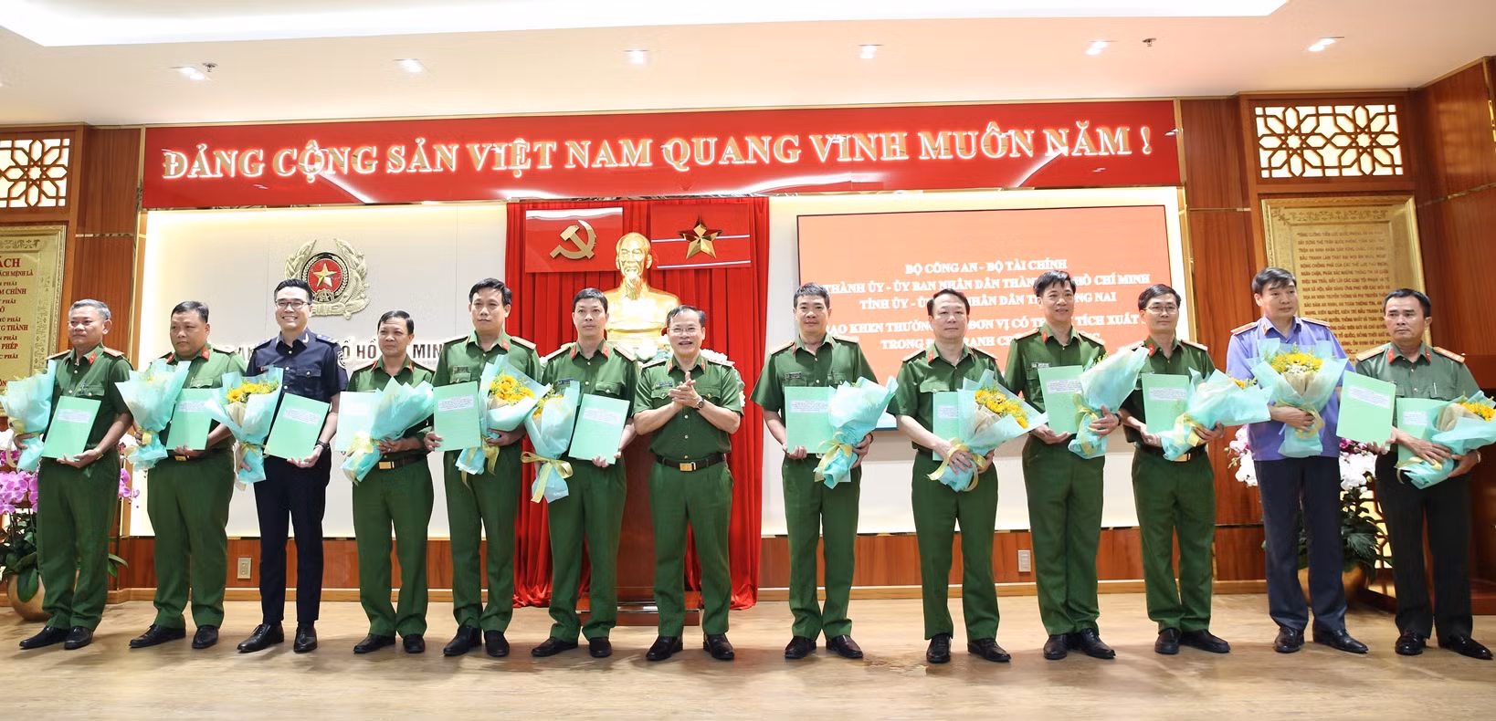 Triệt phá đường dây tội phạm về ma túy có tổ chức, xuyên quốc gia quy mô đặc biệt lớn -1