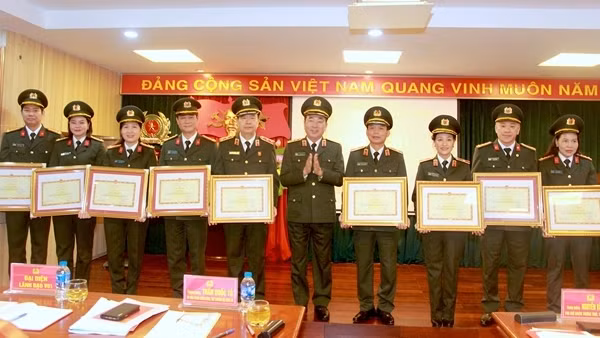 Hoàn thành nhiều nhiệm vụ lớn, đột xuất về công tác kiểm tra, giám sát trong CAND