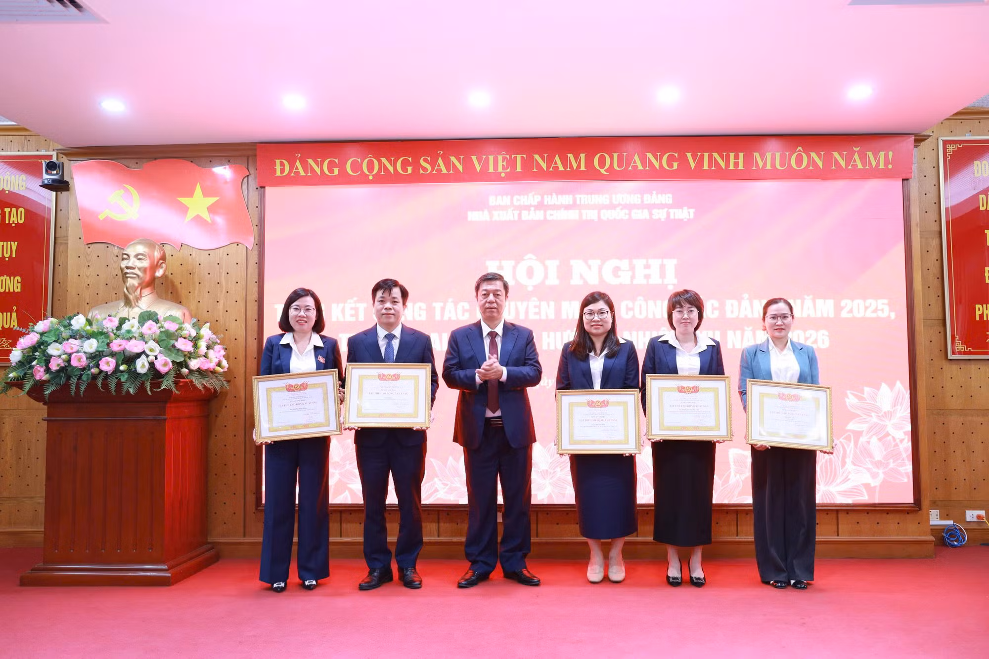 Đổi mới tuyên truyền, lan tỏa giá trị lý luận, chính trị, pháp luật của các xuất bản phẩm -0