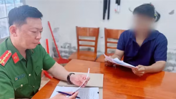 Bi hài trào lưu tài khoản clone