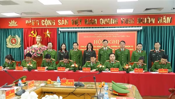 Văn phòng Cơ quan CSĐT Bộ Công an ký cam kết thi đua thực hiện phong trào "Ba nhất"