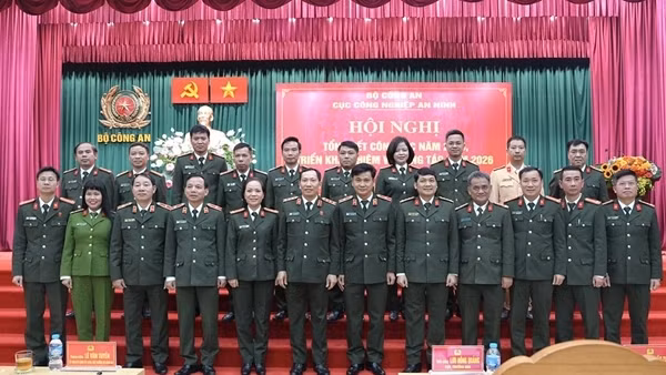 Đẩy mạnh phát triển công nghiệp an ninh tự chủ, hiện đại và lưỡng dụng, đáp ứng nhiệm vụ trong tình hình mới