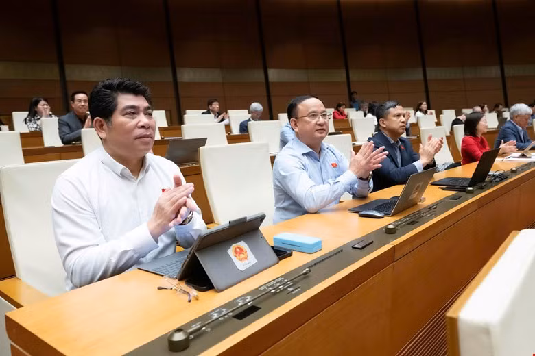 Hoàn thiện chính sách pháp luật, tạo lập môi trường phát triển công nghiệp an ninh -0