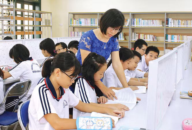 Tổ chức dạy 2 buổi/ngày đối với học sinh THCS và THPT: Cần có lộ trình triển khai phù hợp -0