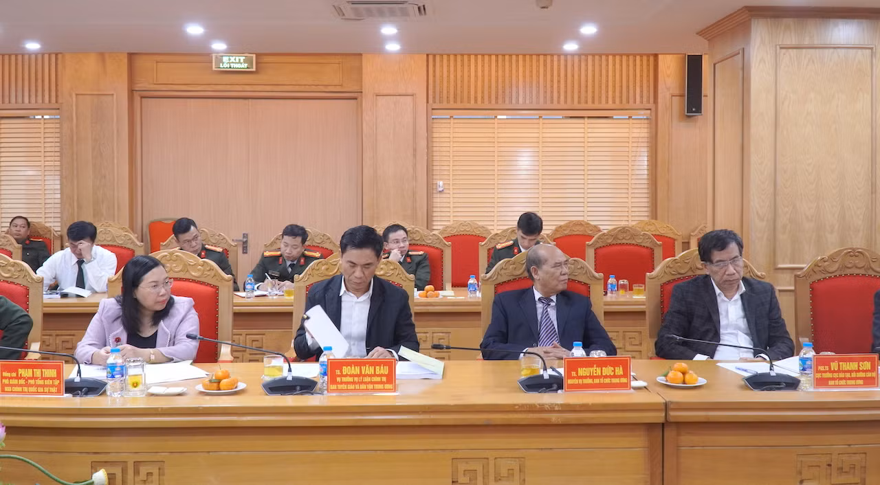 Xây dựng lực lượng CAND vững mạnh về chính trị, tư tưởng trong kỷ nguyên mới -1