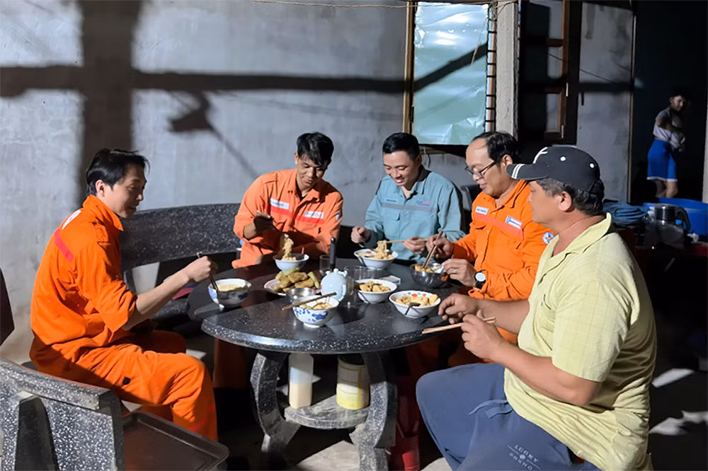 Đoàn Thanh niên&nbsp;EVNGENCO2 chung tay hỗ trợ người dân vùng lũ tại Trung Bộ -0