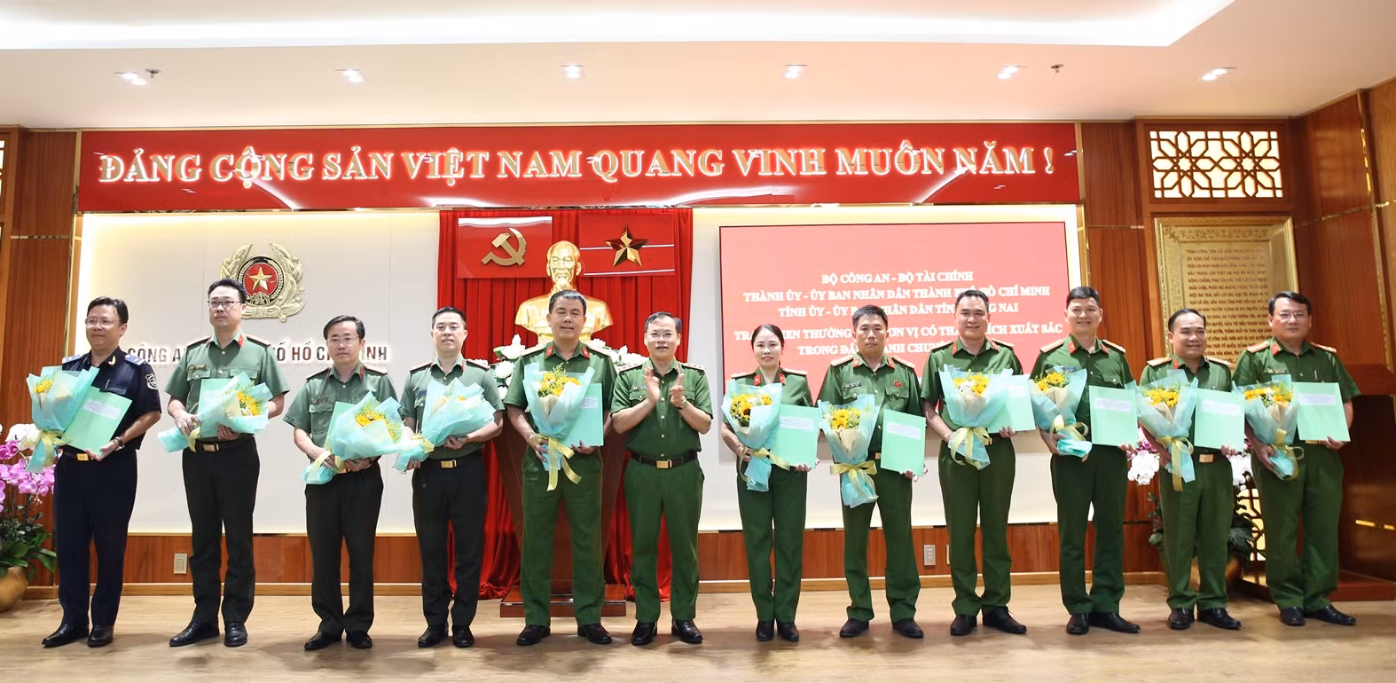 Triệt phá đường dây tội phạm về ma túy có tổ chức, xuyên quốc gia quy mô đặc biệt lớn -2