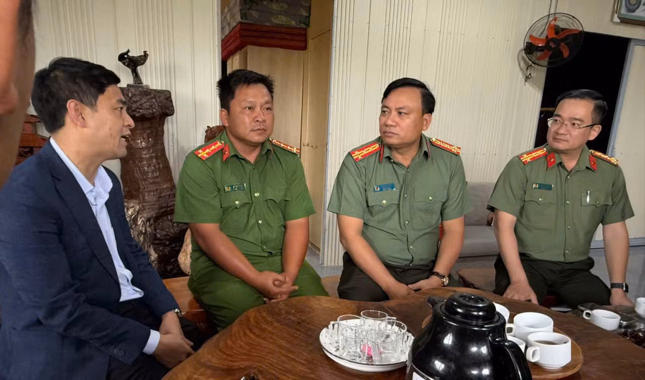 Công an Thủ đô chia sẻ khó khăn với Lâm Đồng -1