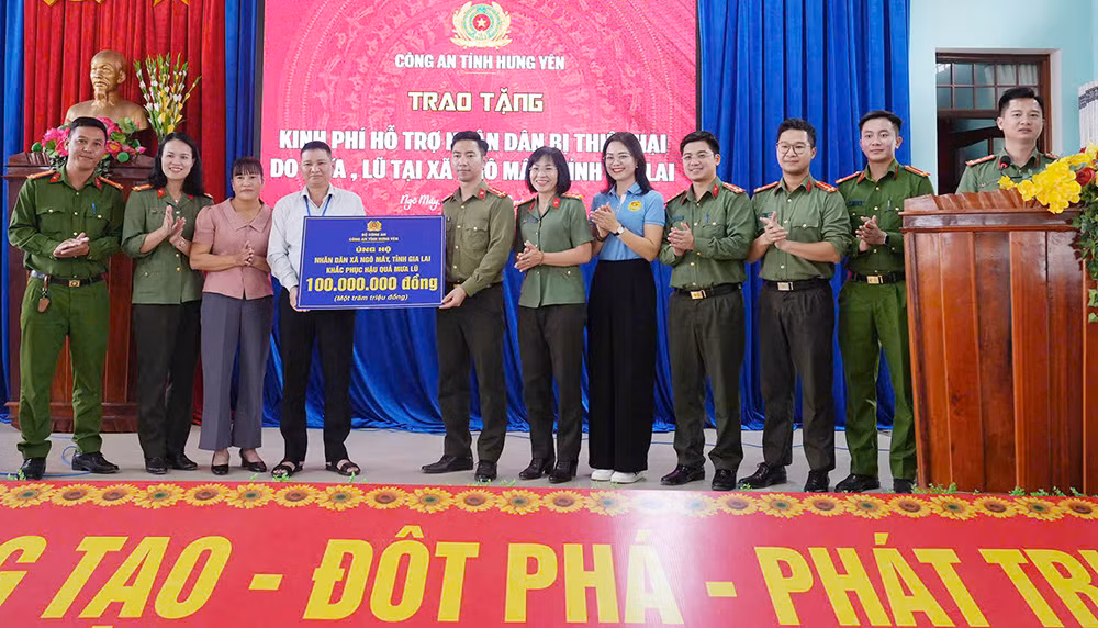 Công an tỉnh Hưng Yên hỗ trợ tỉnh Gia Lai 400 triệu đồng khắc phục hậu quả bão lũ -0
