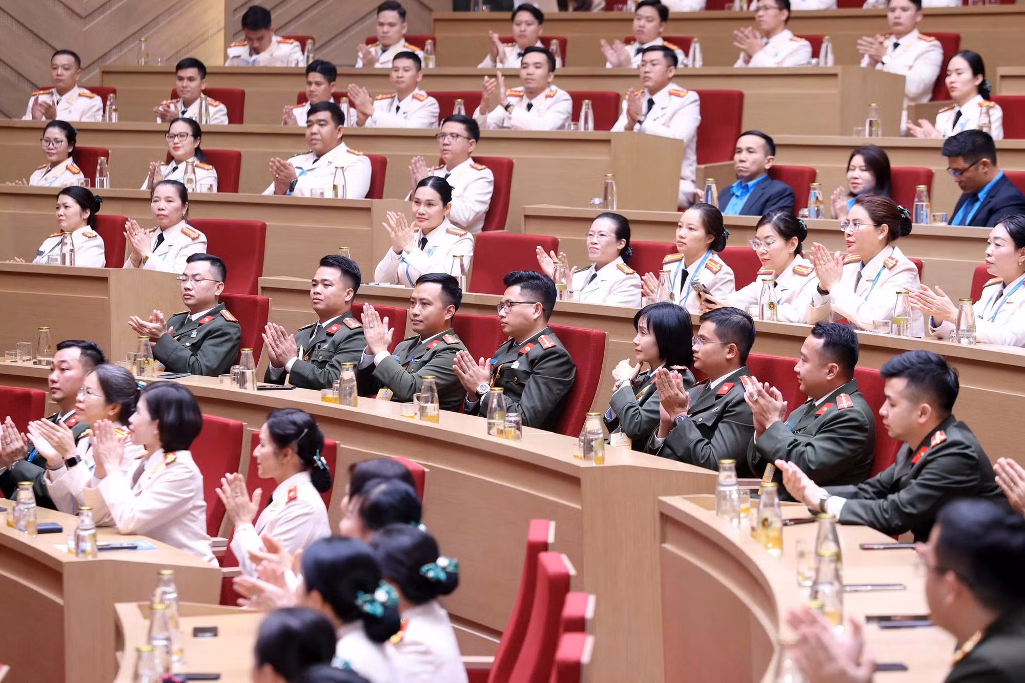 Giai đoạn cách mạng mới là 
