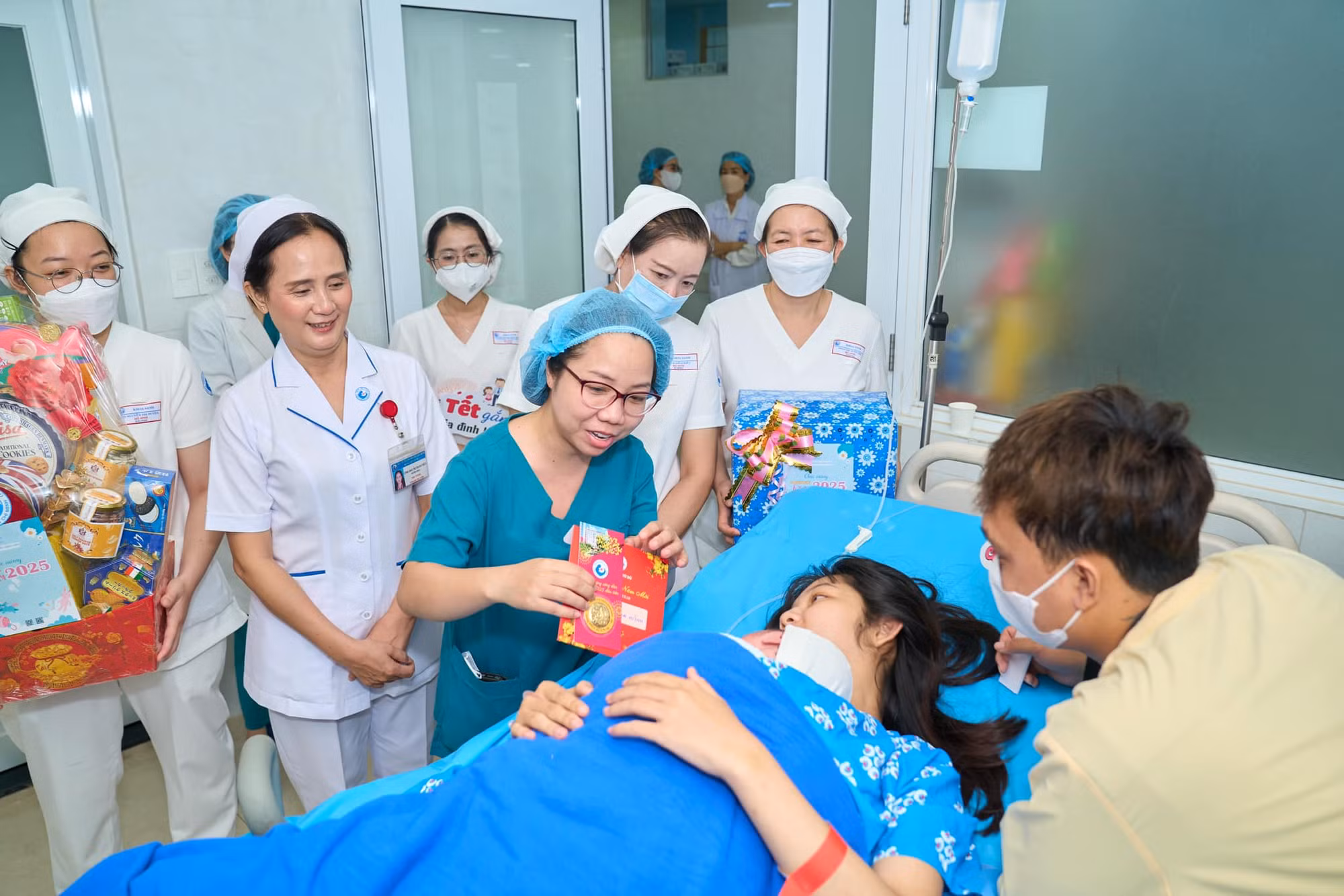 Hạnh phúc đón những em bé chào đời vào năm mới Ất Tỵ -0