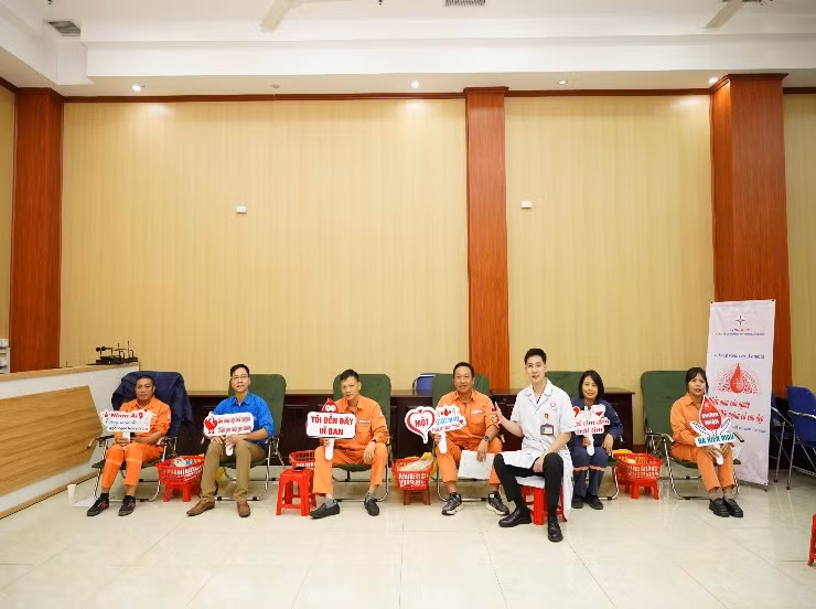 Công ty Cổ phần Nhiệt điện Quảng Ninh đóng góp 210 đơn vị máu hưởng ứng Tuần lễ hồng EVN lần thứ XI -0