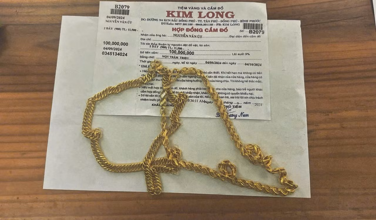 Khởi tố đối tượng lừa đảo bằng cách cầm cố vàng giả để lấy tiền -0