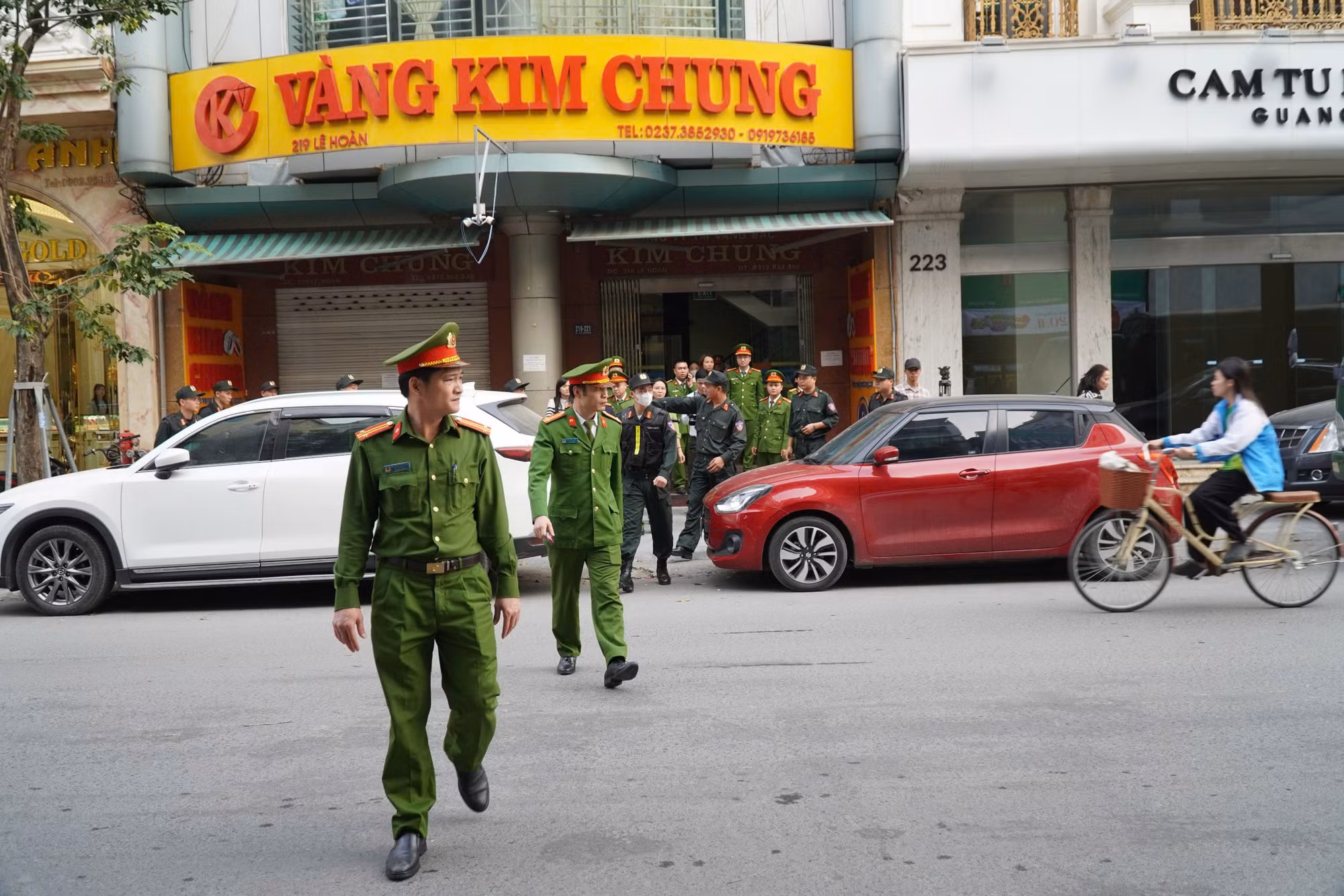 Vì sao tiệm vàng doanh thu 5.000 tỉ đồng, nộp thuế 10 triệu đồng/tháng? -0