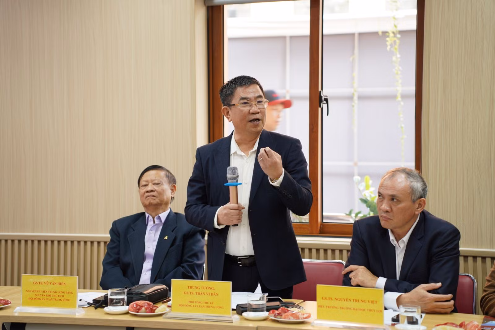 tọa đàm 1.jpg -0