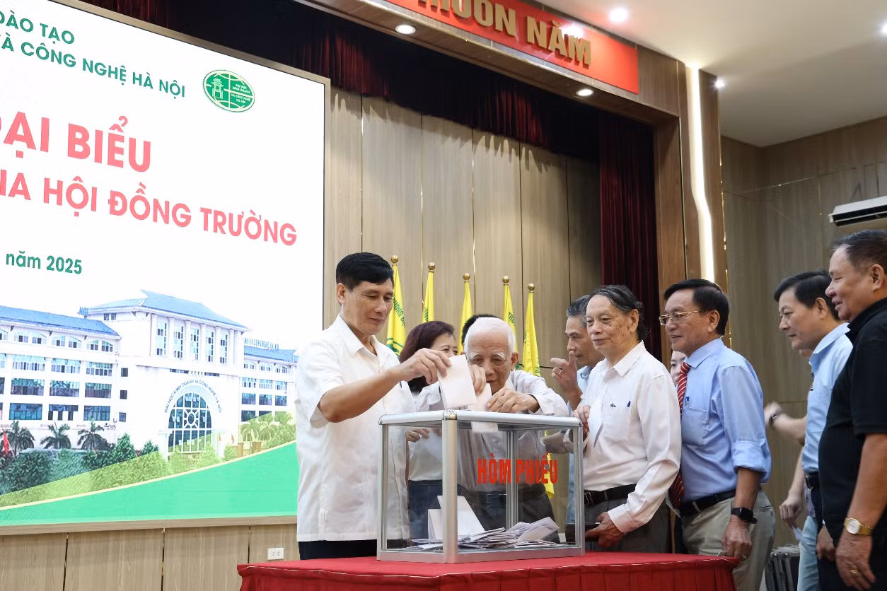 HUBT thành lập Hội đồng trường theo Luật giáo dục đại học -0