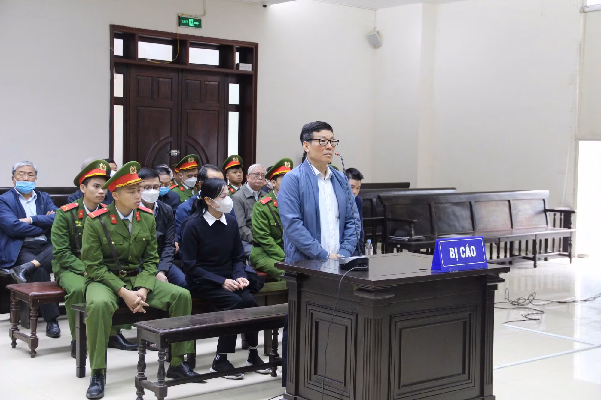 Nhận hối lộ 48 tỷ đồng, cựu Bí thư Tỉnh ủy Hoàng Thị Thúy Lan nghẹn ngào xin giảm án -0