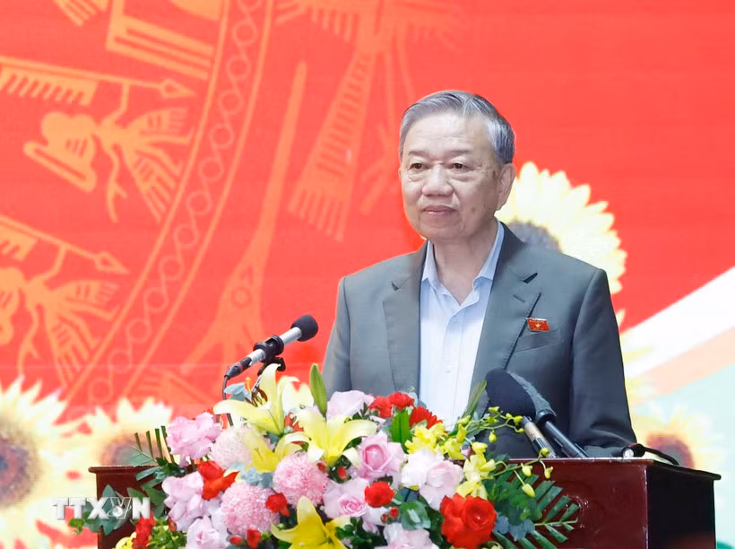 Tổng Bí thư: Tập trung phát triển nông nghiệp xanh, giá trị cao, xây dựng kinh tế nông thôn hiện đại Tiếp xúc cử tri 3 xã ở Hưng Yên, Tổng Bí thư Tô Lâm chỉ đạo các xã cần tổ chức sản xuất theo chuỗi giá trị; phát triển kinh tế hợp tác, hợp tác xã kiểu mới, kết hợp nông nghiệp với dịch vụ, du lịch sinh thái... -0