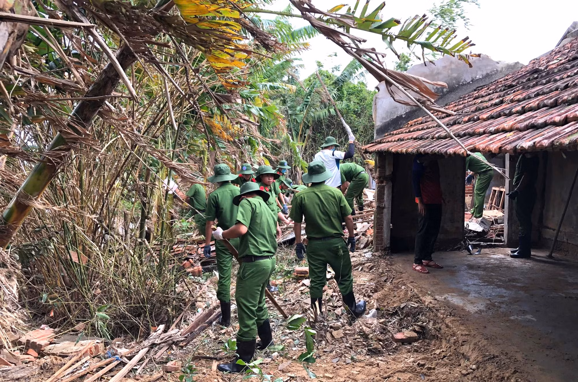 Công an Đắk Lắk đảm nhiệm xây dựng 200 căn nhà trong “Chiến dịch Quang Trung” -0