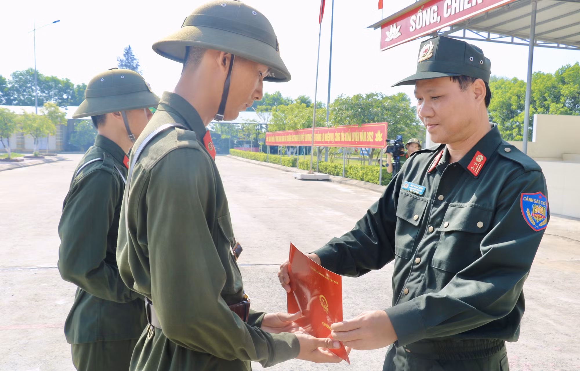 Nâng cao khả năng công tác, chiến đấu cho chiến sĩ mới ảnh 6
