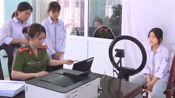 Có tài khoản định danh điện tử, không cần trình thẻ căn cước công dân ảnh 4