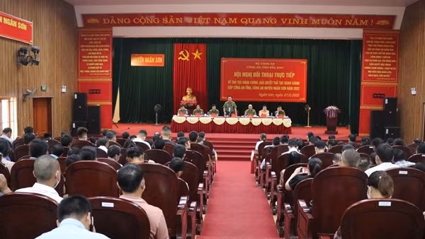 Công an tỉnh Bắc Kạn đối thoại trực tiếp về thủ tục hành chính