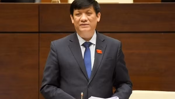 Người nước ngoài khám bệnh, chữa bệnh phải sử dụng thành thạo tiếng Việt