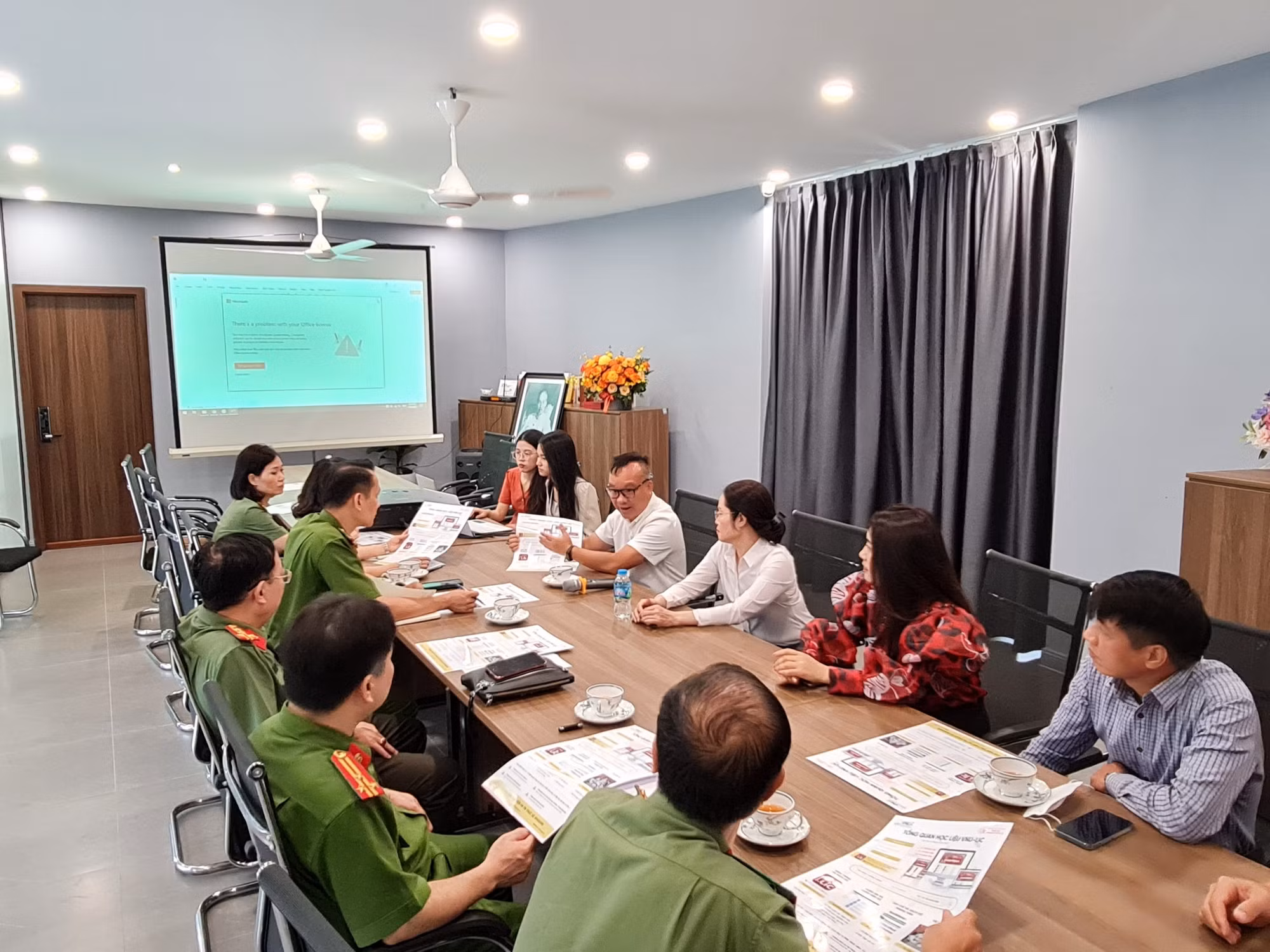 Tăng cường hợp tác giữa thư viện CAND với Trung tâm Thư viện và Tri thức số -0