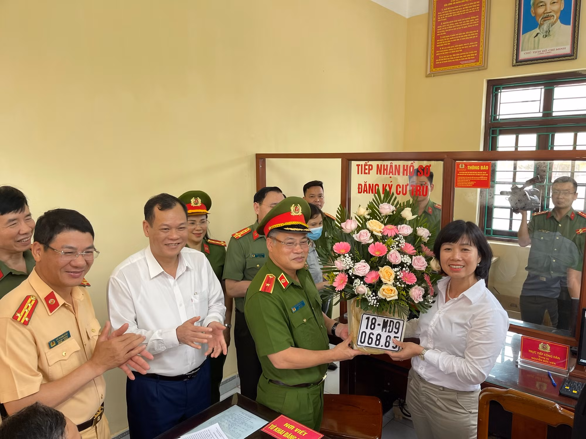 Người dân bấm được biển đẹp 