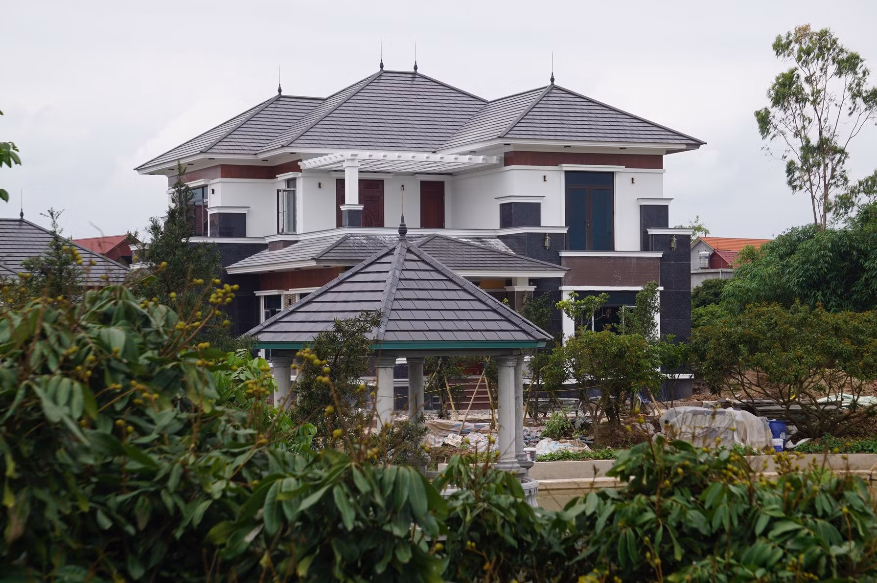 Yêu cầu xử lý nghiêm vi phạm về đất đai tại nông trường Quý Cao -1